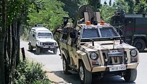 Jammu Kashmir: श्रीनगर में आतंकियों ने फेंका सुरक्षाबलों पर ग्रेनेड, एक पुलिसकर्मी और नागरिक घायल