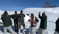 BSF jawans dance to folk song amid spine-chilling cold [WATCH VIDEO]