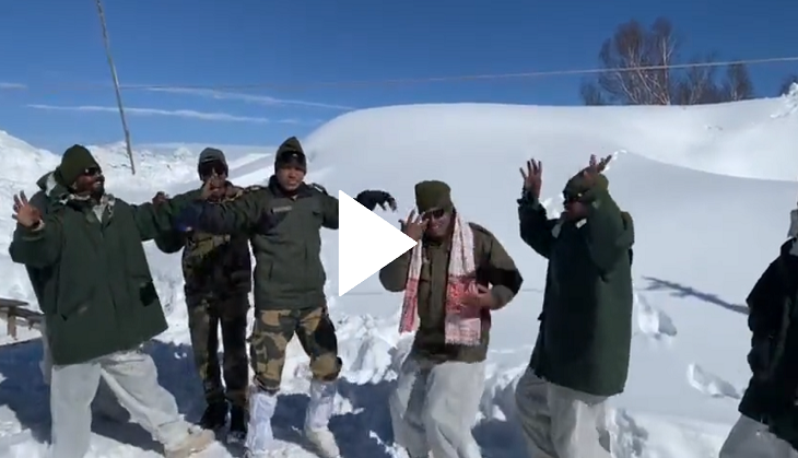 BSF jawans dance to folk song amid spine-chilling cold [WATCH VIDEO]