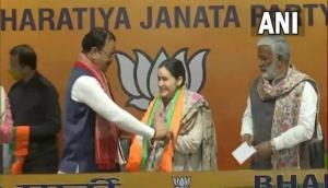Mulayam Singh Yadav's daughter-in-law Aparna joins BJP