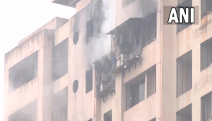 मुंबई: 20 मंजिला बिल्डिंग में लगी भीषण आग, अब तक 7 की मौत, कई घायल