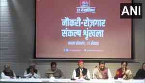 UP Polls: Cong leaders Praveen Singh, Supriya Aron join Samajwadi Party