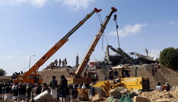 Yemen air strike: Death toll rises to 82