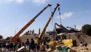 Yemen air strike: Death toll rises to 82