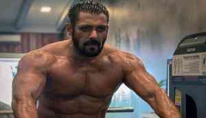 Salman Khan flaunts his physique, fans say 'Sultan is back'