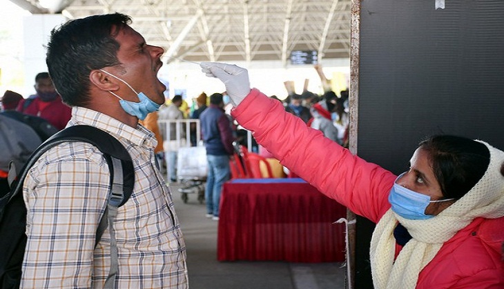 Amid surge in COVID cases, Maharashtra govt likely to make face masks mandatory