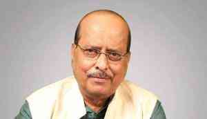 Senior TMC leader Sadhan Pande passes away, CM Mamata expresses grief