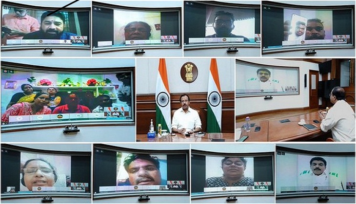 Russia-Ukraine War: MoS Muraleedharan interacts with parents of students stranded in Ukraine