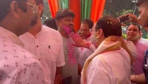 Happy Holi 2022: JP Nadda celebrates Holi with BJP workers in Delhi