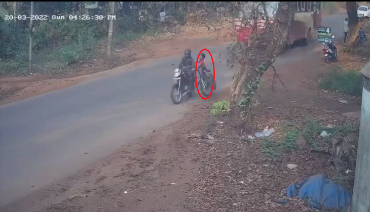 Boy on bicycle crashes into motorbike; what happens next will give you goosebumps!