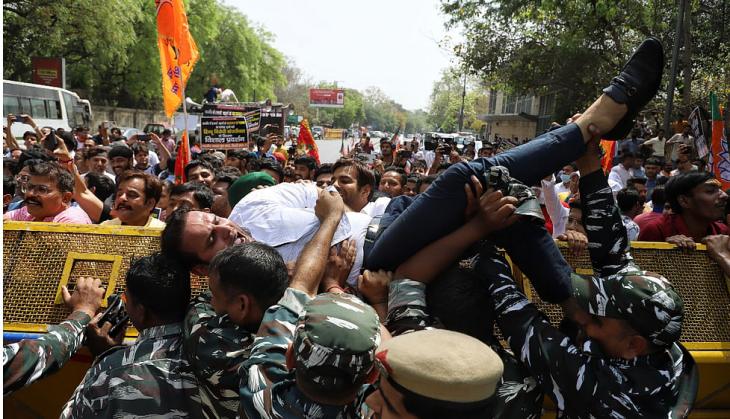 BJP supporters protest outside Arvind Kejriwal's house, vandalise front gate 