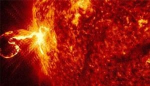Sun unleashes massive solar flare, satellite communication likely to be hit 