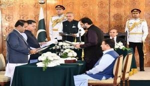 Pakistan President Arif Alvi administers oath to 4 members of PM's cabinet