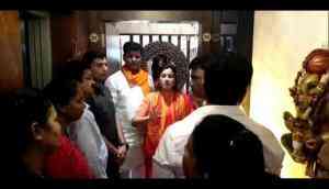 MLA-MP couple's plan to chant Hanuman Chalisa outside CM Thackeray's residence triggers row