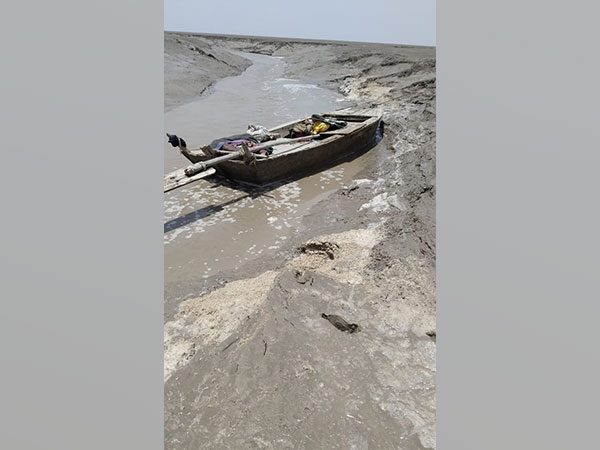 Gujarat: This Pakistani boat seized in Bhuj
