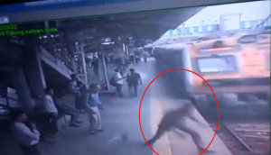 Railway police personnel puts life in danger to save passenger; scary CCTV footage goes viral