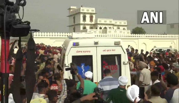 Sidhu Moose Wala Murder: Punjabi singer's family takes his body home post autopsy