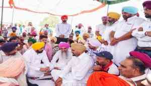 Bhagwant Mann meets family of Sidhu Moose Wala days after he was shot dead