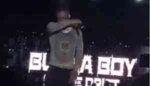 Nigerian rapper Burna Boy breaks down on stage as he pays tribute to Sidhu Moose Wala