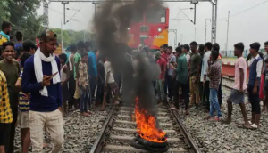Bihar: Protests continue in state over Centre's Agnipath scheme