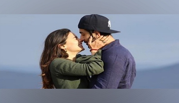 Ranbir Kapoor surprises wife Alia Bhatt as she arrives back from 'Heart of Stone' shoot [Watch]