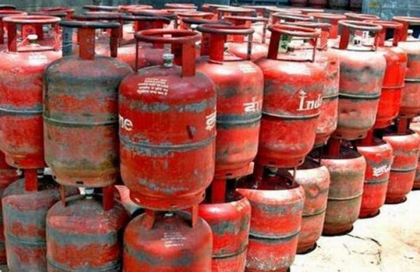 Prices of commercial cylinder slashed by Rs 91.5