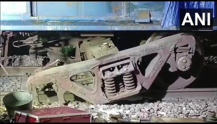 UP: Goods train derails in Rampur, further details awaited