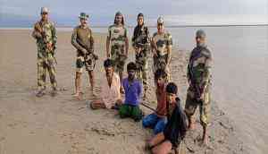 BSF arrests four Pakistani fishermen, seizes 10 boats along India-Pakistan border