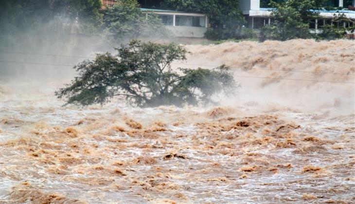 Heavy rains cause unseasonal floods, kill 39 in Afghanistan