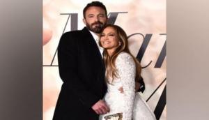 Jennifer Lopez, Ben Affleck to hold 'bigger party' for friends, family after surprise Vegas wedding