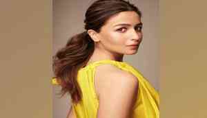 Mom-to-be Alia Bhatt looks elegant as she exudes pregnancy glow in yellow comfy dress