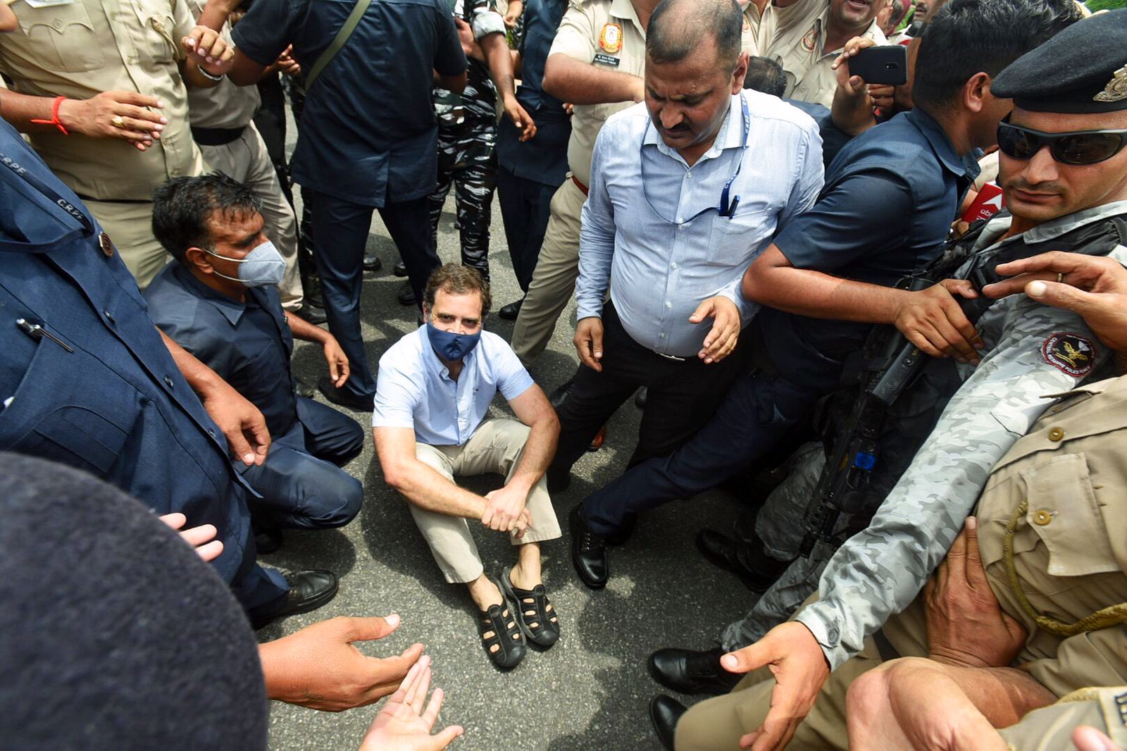 Rahul Gandhi sits on road in protest as Sonia Gandhi questioned by ED