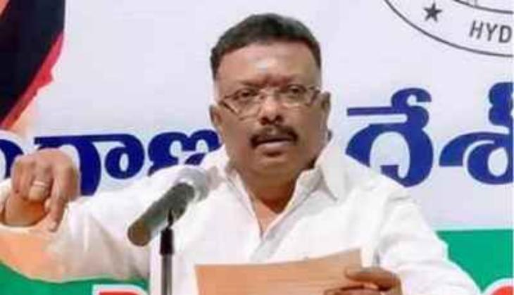 Ex-AICC spokesperson Dasoju Sravan joins BJP