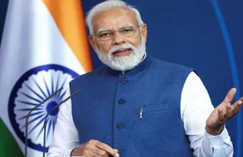 PM Modi launches projects worth Rs 3400 crore in Surat