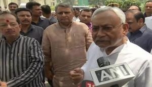 Bihar crisis: Nitish Kumar dials Sonia Gandhi, Rahul Gandhi, expresses gratitude, claim Congress sources