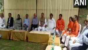 All-party meeting at Farooq Abdullah's residence over 'registration of new voters in J-K