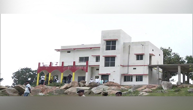 Jharkhand political crisis: Bus carrying UPA MLAs seen at Latratu dam in Khunti