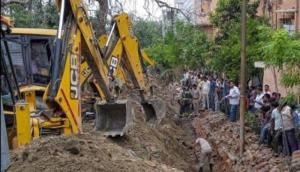 Noida: 4 dead, 9 rescued as housing society's wall collapses; CM Yogi condoles deaths