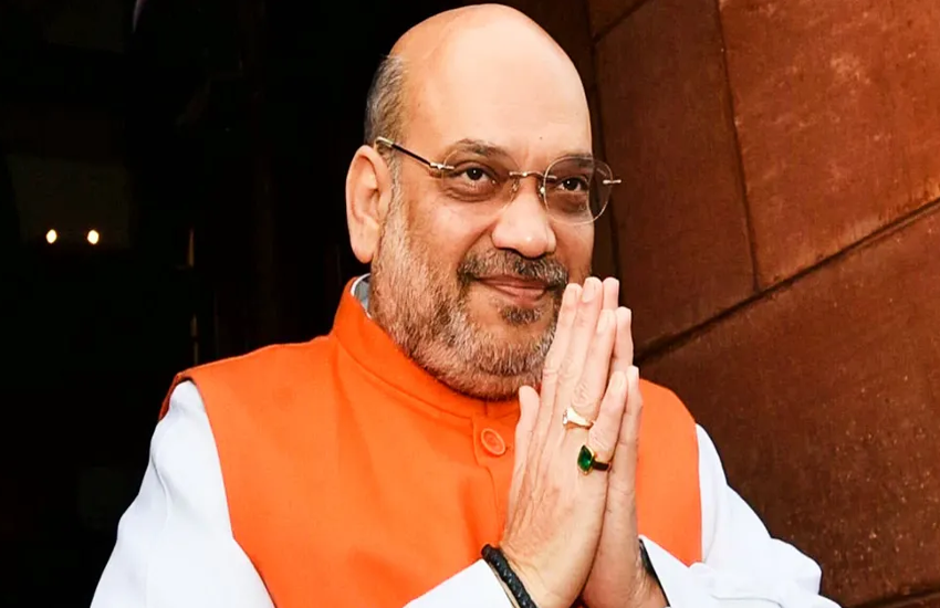 Bihar: Amit Shah offers prayers at Budhi Kali Mata temple in Kishanganj