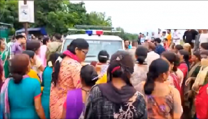 Receptionist Missing Case: Watch women gherao police vehicle carrying accused