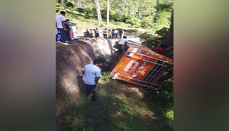 1 killed as bus overturns in J-K's Udhampur