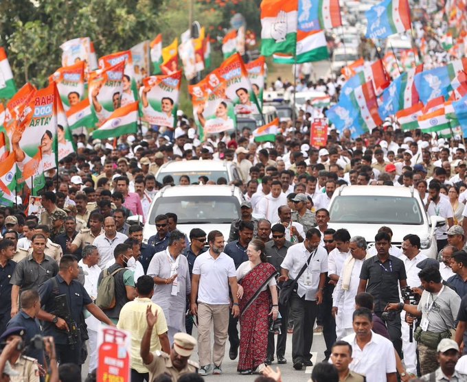 Karnataka: Sonia Gandhi joins Bharat Jodo Yatra 