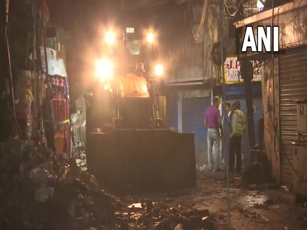 Delhi Building Collapse: 4-year-old girl dies, several injured 