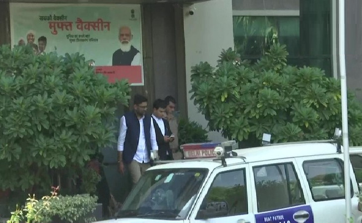 AAP Gujarat head Gopal Italia detained from NCW office in Delhi