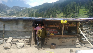 J&K: Meet shopkeeper who rescued countless from Kashmir's 'Valley of Death'