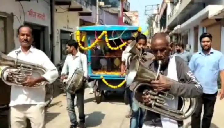 Rajasthan: With band & baaja, monkey laid to rest in Alwar city