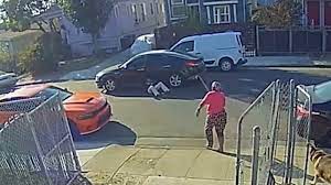 76-year-old woman saves neighbour from getting robbed; netizens amazed [WATCH]