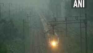 Air Pollution: Delhi AQI continues to remain 'severe', forecast says 'stubble burning' contributed major share