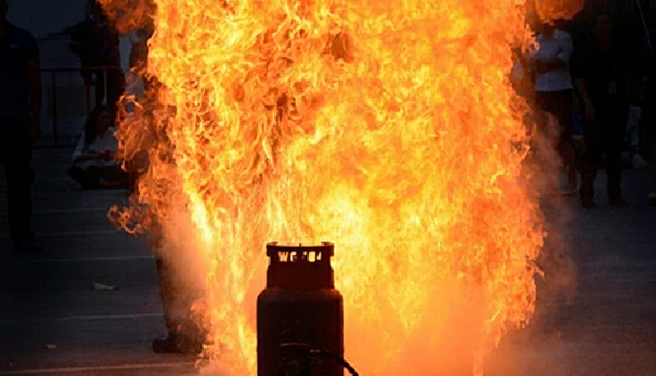 Mumbai: 5 injured in gas cylinder explosion in Vile Parle