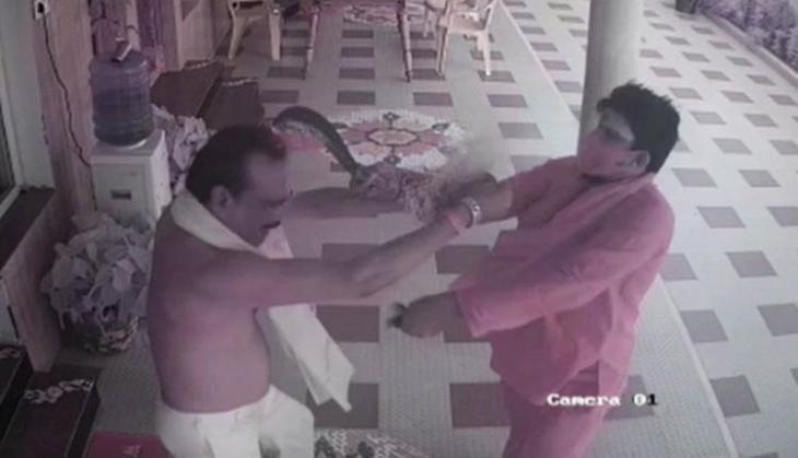 Andhra Pradesh: Man disguised as priest attacks TDP leader [VIDEO]
